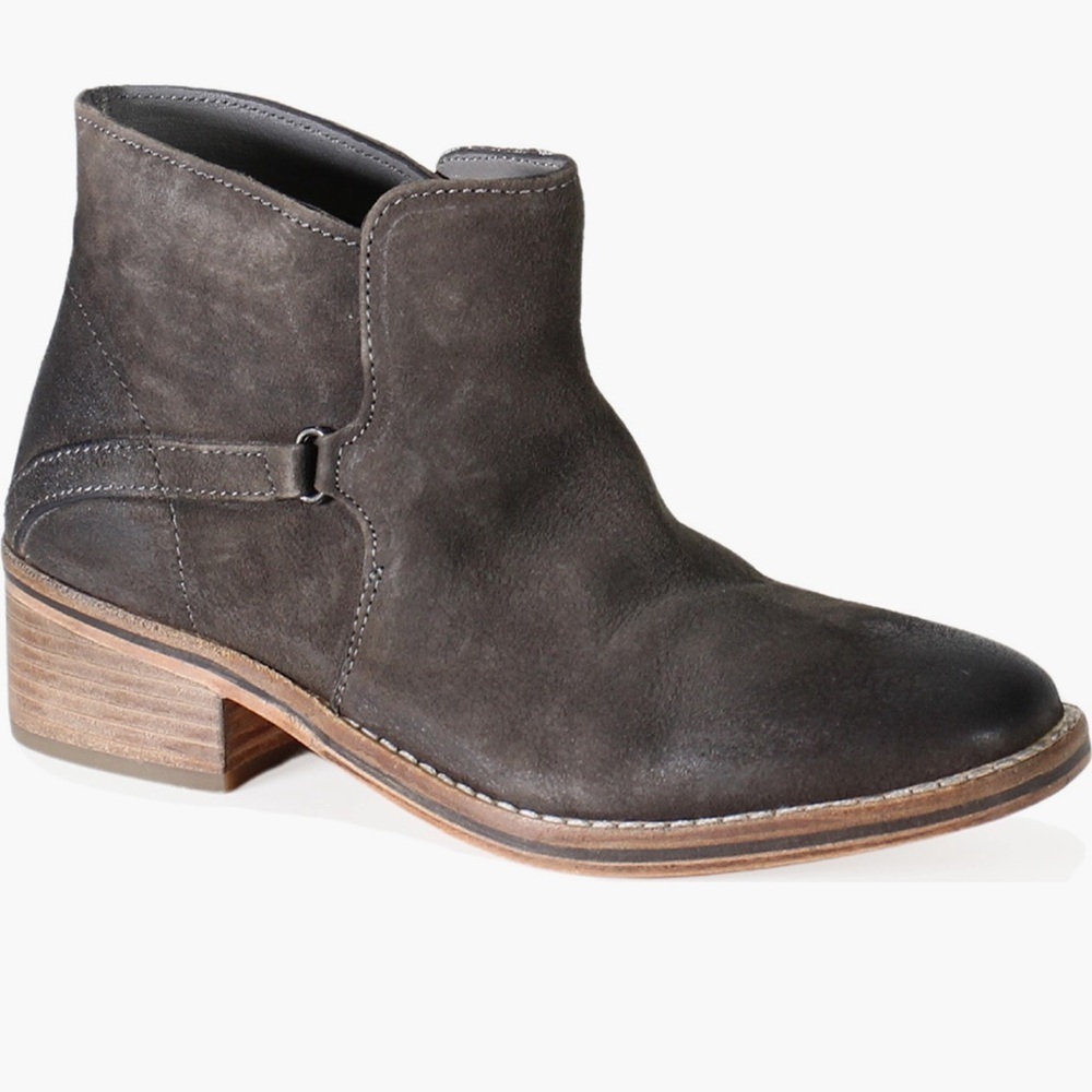 DIBA TRUE Bootie Women's 9 Casp Ian Distressed Taupe Leather Western Equestrian